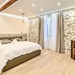 Le Palais Aubernon Apartment *