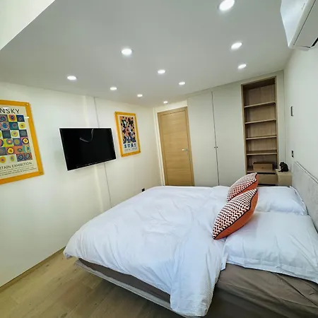 Aubernon Apartment *