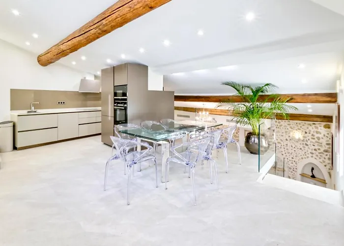 Le Palais Aubernon Apartment *