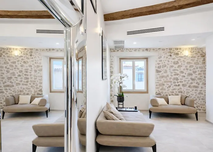 Le Palais Aubernon Apartment *